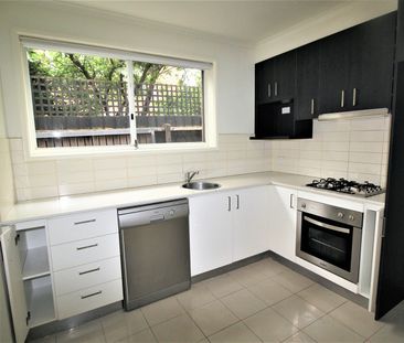 LOVELY TWO BEDROOM GROUND FLOOR APARTMENT - Photo 5