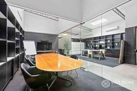 EXCEPTIONAL CREMORNE OFFICE/SHOWROOM - Photo 3