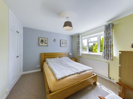 Tudor Lodge Road, Cheltenham, Gloucestershire, GL50 - Photo 3