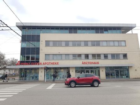 Ärztehaus Linz, Prinz Eugen Straße! Freie Ordination im 2. OG, 2 Räume + Wartebereich + Gemeinschaftsflächen, inkl. Parkflächen, 1 TG-Platz - Photo 2