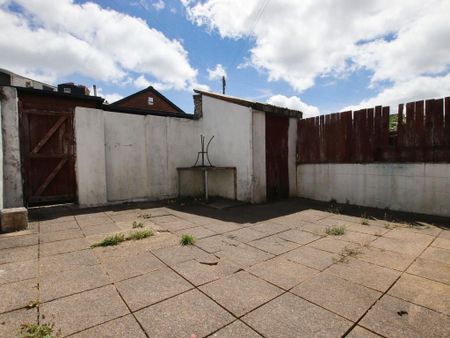 4 bedroom terraced house to rent - Photo 3