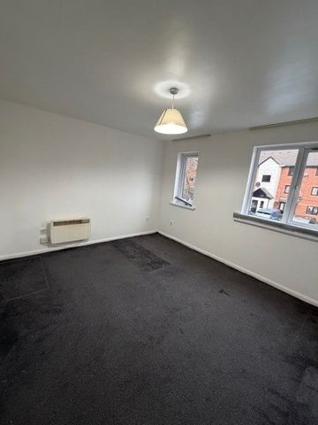 1 Bed Flat, Plowman Close, N18 - Photo 2