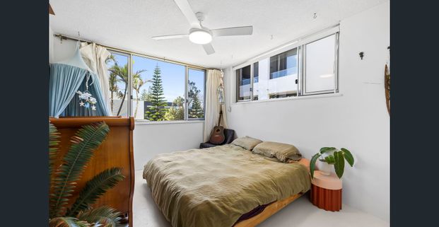 Beachside Bliss – Stylish 2-Bed Unit Opposite Tallebudgera Surf Club - Photo 1
