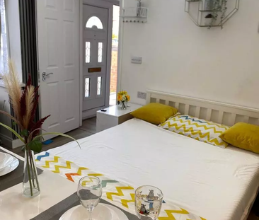 Studio to rent - Photo 3