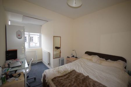 3 Bedroom Flat To Rent in Winton - £1,725 pcm Tenancy Info - Photo 4