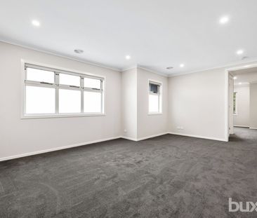 BRAND NEW LUXURIOUSLY APPOINTED 4BEDROOM HOME - Photo 2