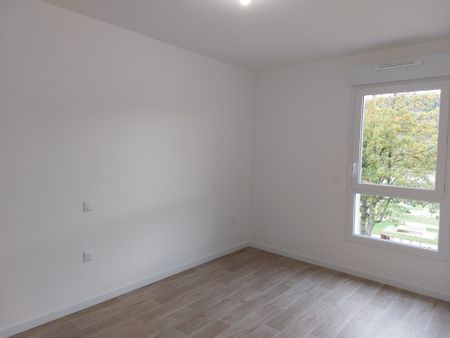 Location Appartement 2 pièces 47m² VERNON 27200 - Photo 2