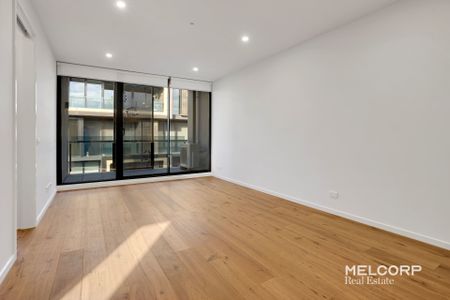 DYNAMIC CITY-EDGE LOCALE, TWO BEDROOM - UNFURNISHED - Photo 5