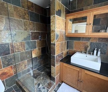 Double en-suite bedroom - Photo 5