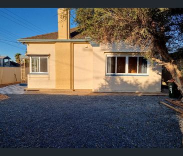 House, newly renovated - Photo 5