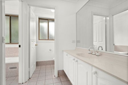 Townhouse in Central Location - Photo 3