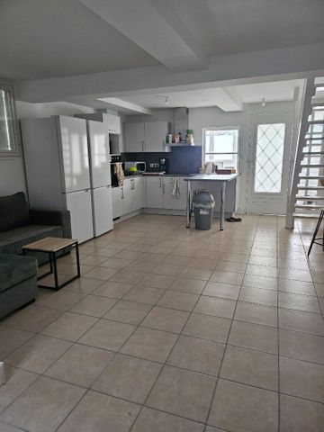 Location Maison 5 pièces 10m² - Photo 4