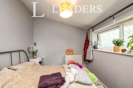 3 bedroom terraced house to rent - Photo 3