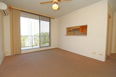 Conveniently Located Unit - Photo 3