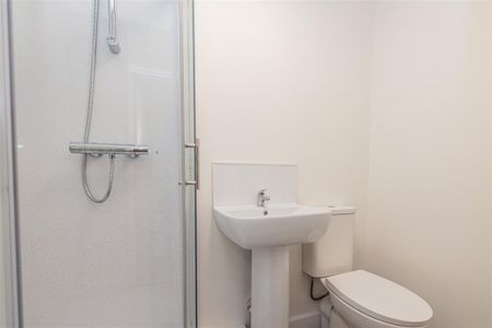 1 bed Room To Let - Photo 2