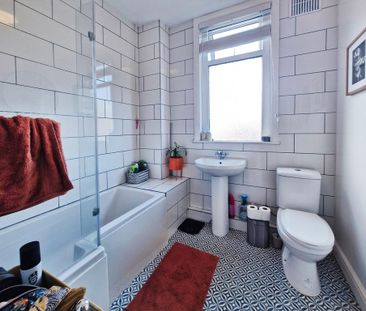 2 bedroom semi-detached house to rent - Photo 3