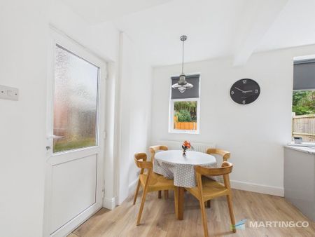 3 bedroom semi-detached house to rent - Photo 4