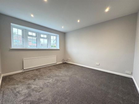 3 bedroom detached bungalow to rent - Photo 4