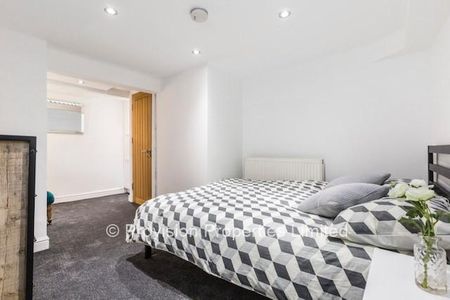 5 bedroom terraced house to rent - Photo 3