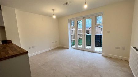 2 bedroom semi-detached house to rent - Photo 3