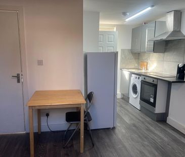 1 Bed Flat, Clarendon Road, CR0 - Photo 6