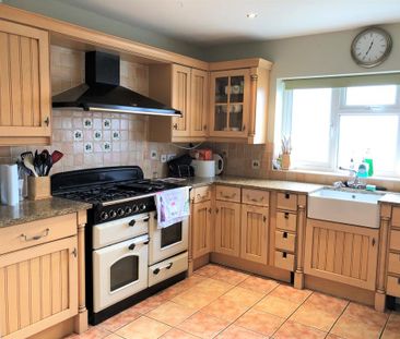 3 bedroom semi-detached house to rent - Photo 3