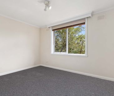 NEAT AND TIDY! - Photo 6