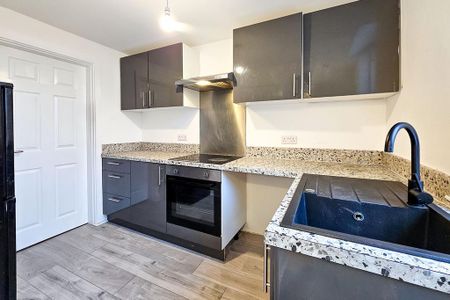 2 bedroom flat to rent - Photo 4