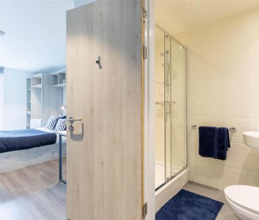 1 bedroom in a flat share to rent - Photo 5