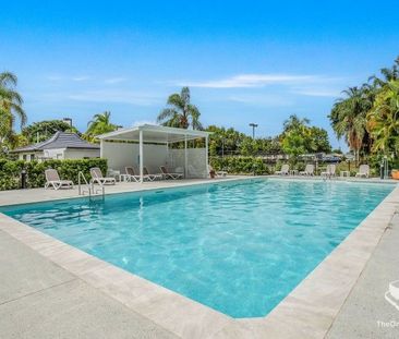 2-Bedroom Apartment with Breathtaking Gold Coast Skyline Views - Photo 6