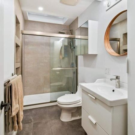 3 Beds 2 Baths Apartment - Photo 3
