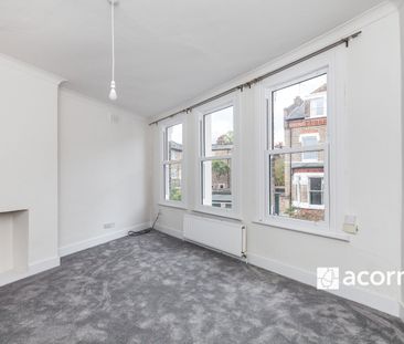 Flat to rent - Lyndhurst Grove, London, SE15 - Photo 4