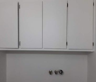 N-Rosemont Grand 4 1/2 Triplex 2e Étage près de tous les services - Photo 1