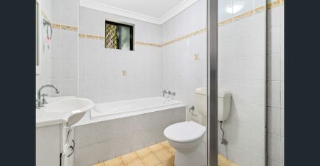 Central and Convenient Modern Living - Photo 3