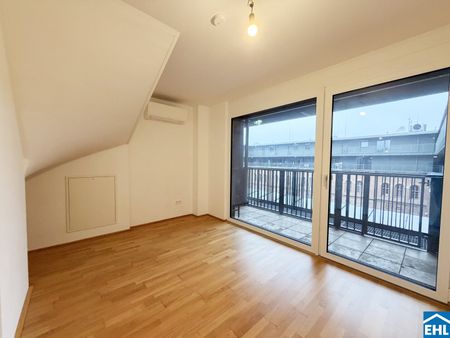 Charmante 4-Zimmer-DG-Wohnung mit großzügiger Freifläche! - Photo 5