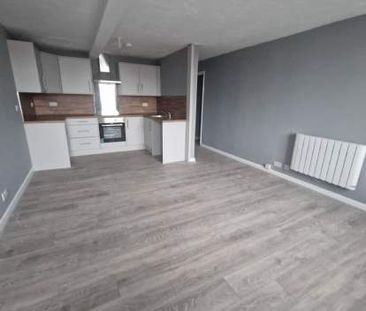 2 bedroom property to rent in Ashton Under Lyne - Photo 3