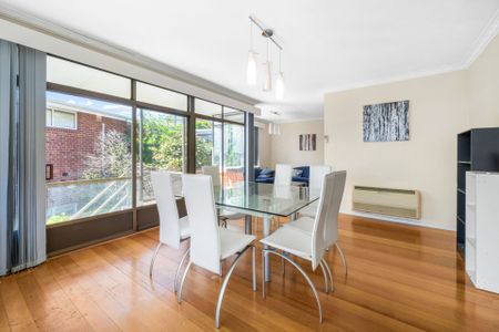 Spacious 3-Bedroom Unit with Water Views in Sandy Bay - Photo 5