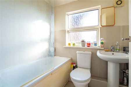 1 bed Flat for rent - Photo 4