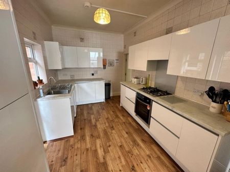 Bournemouth Heathwood Road Winton, BH9, Dorset - Photo 3