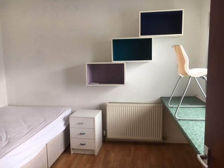 182 HARBORNE LANE - Photo 3