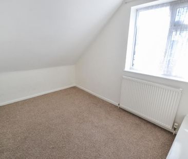 4 bedroom semi-detached house to rent - Photo 2