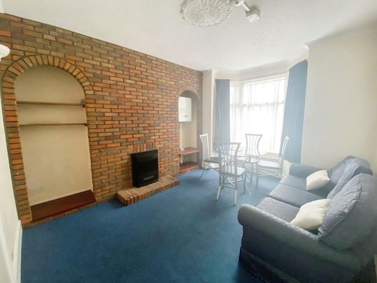 4 bedroom terraced house to rent - Photo 1