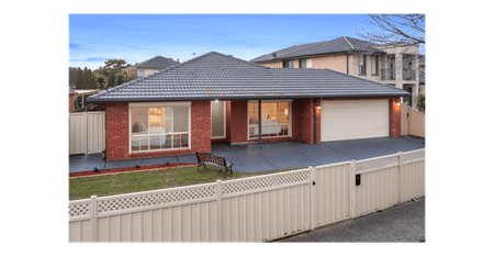 Comfort, Space & Convenience in the Heart of Roxburgh Park - Photo 4