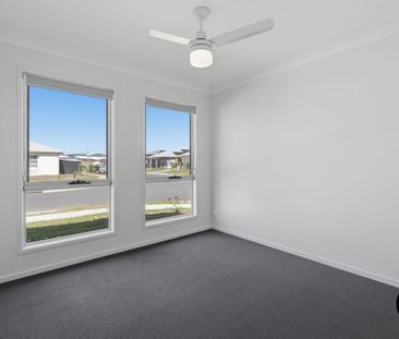 Brand New Family Home on a Corner Block in White Rock - Photo 5