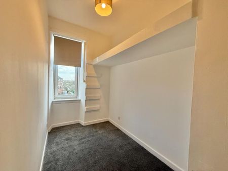 3 bedroom flat to rent - Photo 4