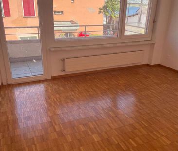 Vira Gambarogno, secondo piano, appartamento di 3,5 locali ampio con - Photo 1
