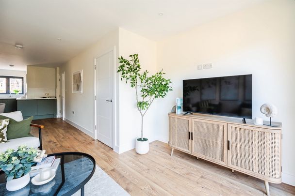 Alfriston Road, Seaford - Photo 1