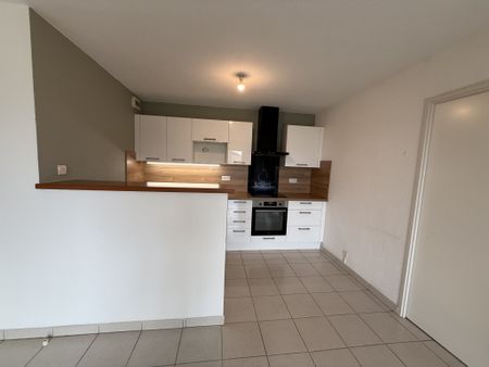 Location Appartement 3 pièces 57m² TARBES 65000 - Photo 3