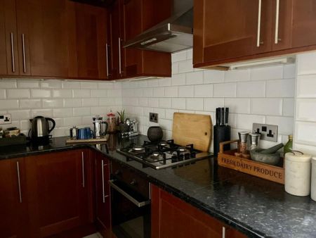 2 bedroom flat to rent - Photo 4