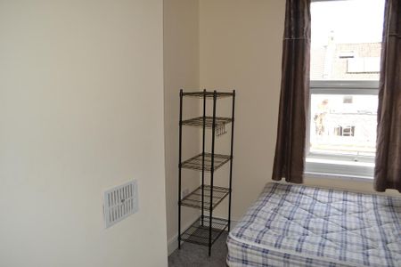 4 bedroom terraced house to rent - Photo 5